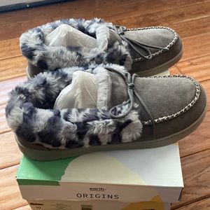 Earth Origins Wilder Suede slip on Shoe
